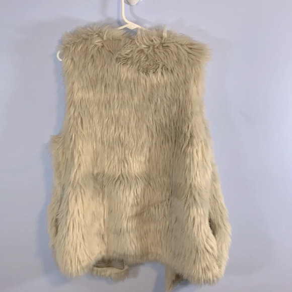 Dylan size medium faux fur open vest white gray cream fuzzy with pockets anthro - Picture 7 of 7